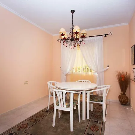 Ch Ronda Dona Pepa Holiday home *